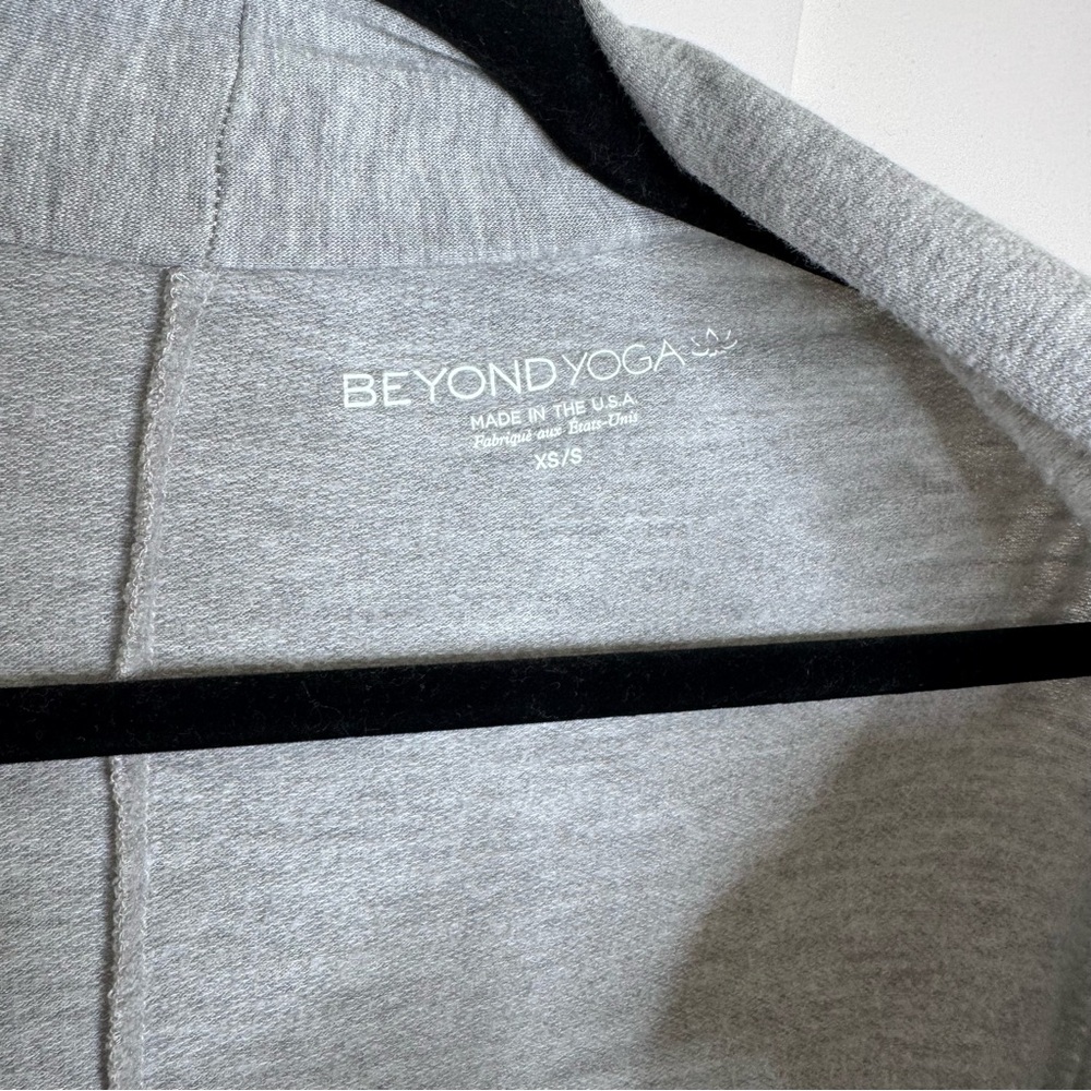 Beyond Yoga Origami Cardigan Cozy Fleece Wrap Grey XS/Small - Picture 5 of 6